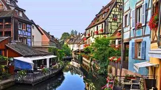 miasteczko Colmar, Francja, widoki, kamieniczki, rzeka, klimatyczne miejsce, budynki, miasto