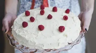 Tort malinowy z mascarpone