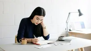 Błędy ortograficzne w Internecie to zmora naszych czasów: "Przywarły do codziennego języka". Które popełniamy najczęściej? 