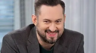 Marcin Prokop pozuje w McLarenie. Żart o Hołowni rozbawił fanów