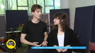 Kwiat Jabłoni z utworem „Wzięli zamknęli mi klub”. Co z koncertami i nową płytą zespołu?