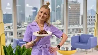 Dania z pięciu składników - przepisy. Jak przygotować duszoną wołowinę, frittatę i makaron z tuńczykiem? Daria Ładocha gotuje w Dzień Dobry TVN