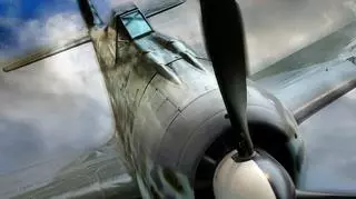 Samolot stylizowany na zabytkowy Spitfire