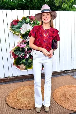 Natalia Klimas w białej stylizacji w Sopocie