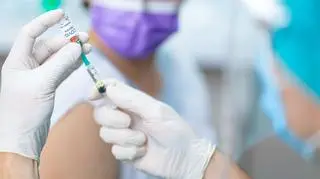 osoba, która jest szczepiona 