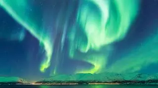 Niesamowity spektakl na nocnym niebie, czyli gdzie i kiedy można zobaczyć zorze polarne
