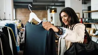 Dlaczego warto kupować ubrania z drugiej ręki? Moda na second-handy
