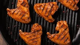 Skrzydełka z kurczaka na grillu