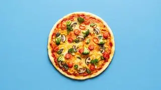 Domowa wegańska pizza - przepis krok po kroku