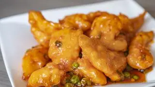 Kawałki kurczaka w sosie