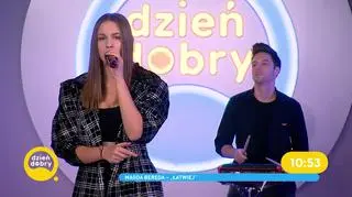 Magda Bereda - "Łatwiej": tekst piosenki i wideo ze sceny DDTVN