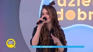 Juli Chan na scenie Dzień Dobry TVN. Wokalistka zaprezentowała swój drugi singiel