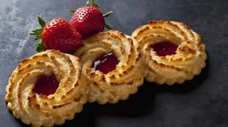 3 ciasteczka marcepanowe z truskawkami, przepis