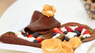 Naleśniki czekoladowe z owocami