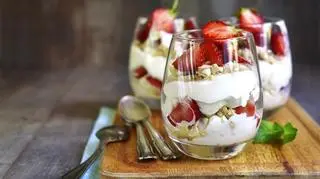 Deser - bałagan. Przepis na wegański eton mess