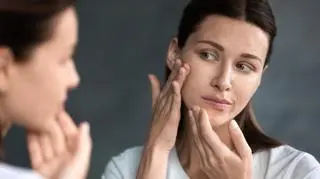 Tani sposób na pozbycie się trądziku. Ten spray stał się hitem TikToka