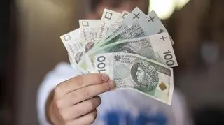 Uważaj na SMS-y od oszustów. Podają się za urzędników i wyłudzają pieniądze