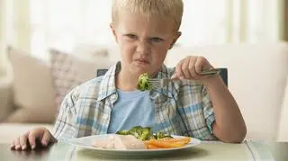 Dzieci jedzą za dużo cukru! Jak przekonać je do zieleniny?