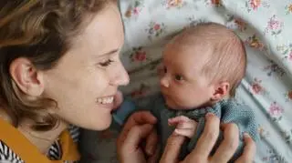 mama z noworodkiem