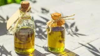 Olejek w szklanych butelkach 