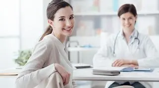 Mleczny lub biały śluz - co oznacza przed okresem?