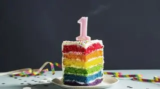 Kawałek tortu z okazji pierwszych urodzin