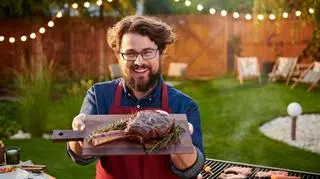 Stek z antrykotu ze szparagami. Wiosenne grillowanie czas zacząć!