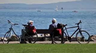 seniorzy, emeryci, wakacje, lato, rowery