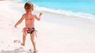Dziewczynka w bikini