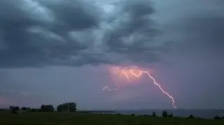 Pogoda na piątek. Uwaga na burze, jest alert RCB