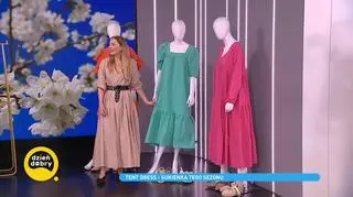 Tent dress, czyli zwiewna sukienka na lato. "Jest oversizowa i naprawdę zmieści wszystko". Jak ją nosić?