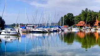 Ruciane-Nida – atrakcje turystyczne miasta nad jeziorem Nidzkim i okolic