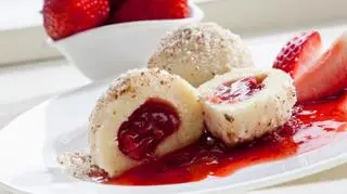 Knedle z truskawkami - prosty przepis krok po kroku