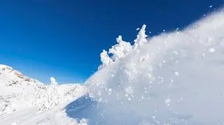 Lawina śnieżna, góry, śnieg