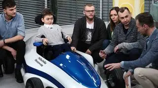 Studenci stworzyli bolid elektryczny dla niepełnosprawnego fana wyścigów