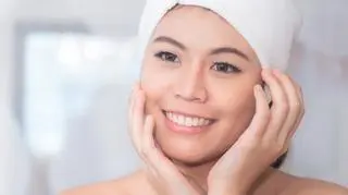 Peeling do skóry głowy sprawi, że Twoje włosy odżyją. Jak przygotować domowy peeling do skóry głowy?