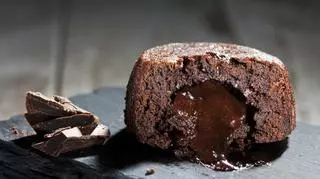 Korzenne brownie ze śliwkami - deser na wzmocnienie odporności z przepisu Andrzeja Polana