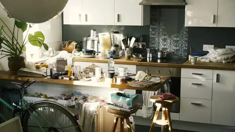 Sen o bałaganie - co może oznaczać taki sen? Poznaj analizę i interpretację