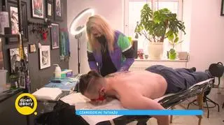 Kobieta - tatuażystka. Jak wygląda praca tatuażystki?