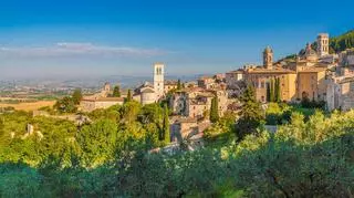 Asyż we Włoszech – jakie atrakcje turystyczne oferuje miasto św. Franciszka?