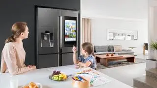 Lodówka multimedialna - centrum rozrywki, organizacja dnia, zarządzanie domem