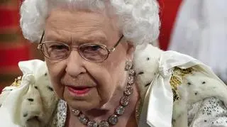 Królowa Elżbieta II ma COVID-19. Wyjaśniono, jak się czuje monarchini