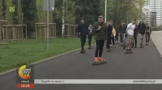 Barek Jędrzejak na longboardzie o pogodzie :)