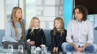Piotr i Agata Rubikowie z córkami - Heleną i Alicją