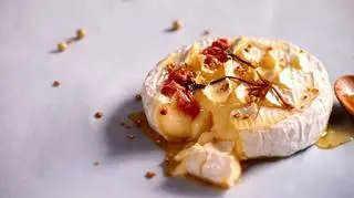 Camembert w karmelu z przepisu Andrzeja Polana