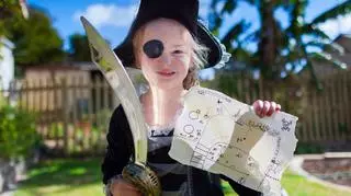 Jak samodzielnie wykonać strój piratki dla dziewczynki? Praktyczne wskazówki