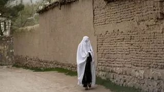 Znana afgańska reżyserka próbuje wydostać się z Kabulu. "Jeśli przeżyję, na pewno nakręcę o tym film"