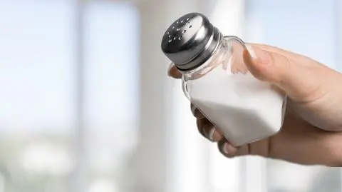 Czym zastąpić sól w kuchni? Poznaj dziewięć niezawodnych przypraw