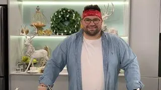 Kotlety jagnięce z dodatkami, łosoś konfitowany, ciasto Galette des Rois na Trzech Króli. Przepisy i składniki na wyjątkowy obiad od Szymona Czerwińskiego z MasterChefa