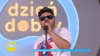 "Miś" Stanisława Barei ma już 40 lat. Posłuchajcie oryginalnej interpretacji utworu "Junak"
